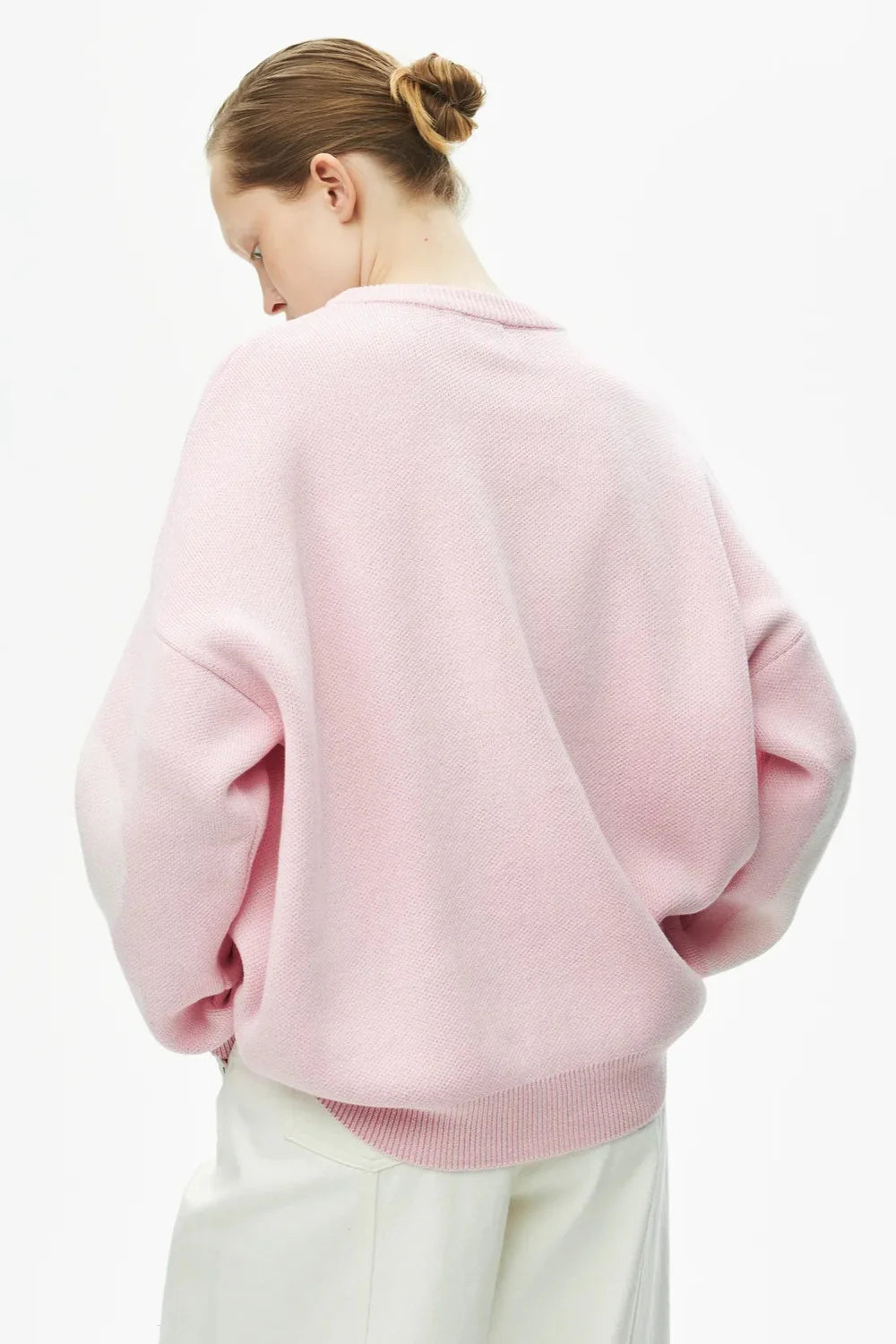 Damski sweter oversize z grafiką