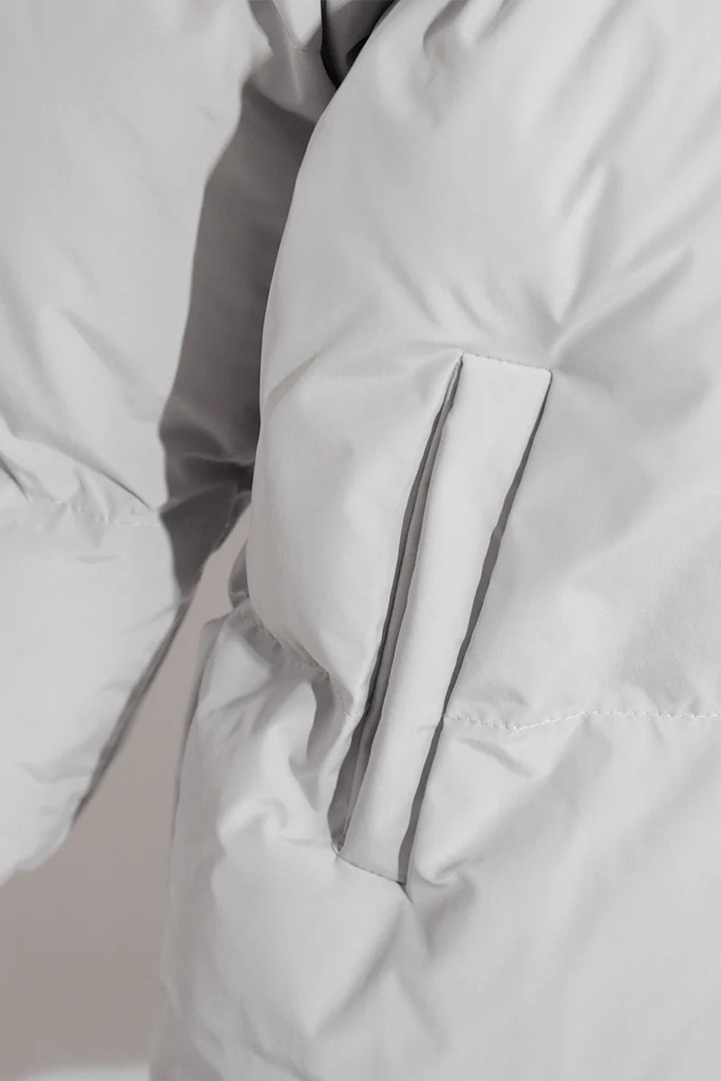 Stylowa damska kurtka puchowa o oversize'owym kroju