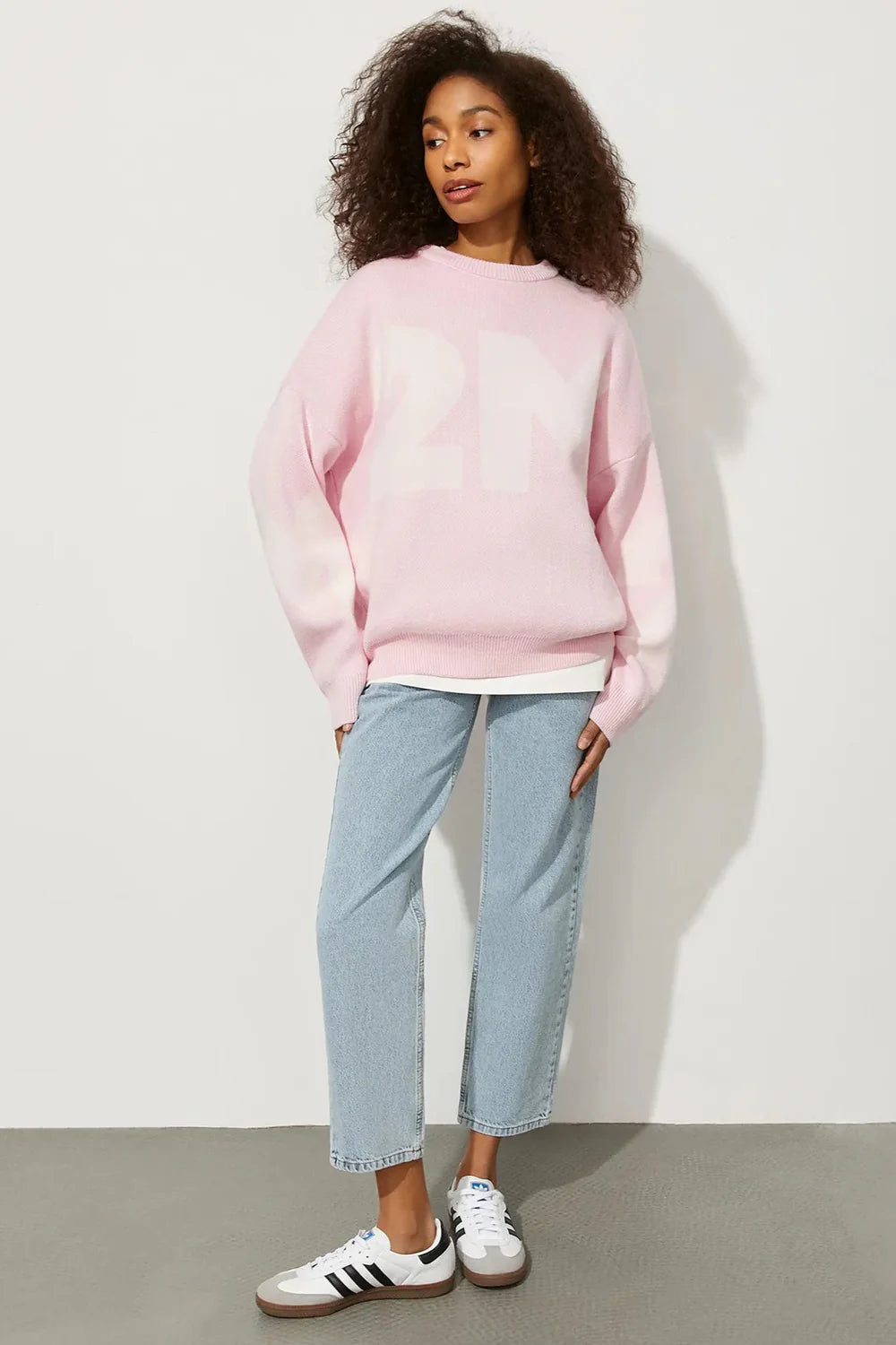 Damski sweter oversize z grafiką