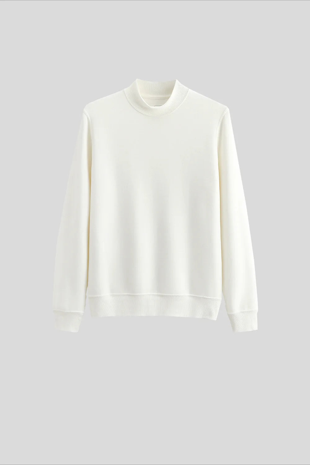 Sweter z wysokim kołnierzem i wąską talią