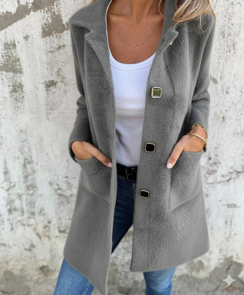 Aurine Classic – Wełniany płaszcz o eleganckim kroju z szerokim kołnierzem