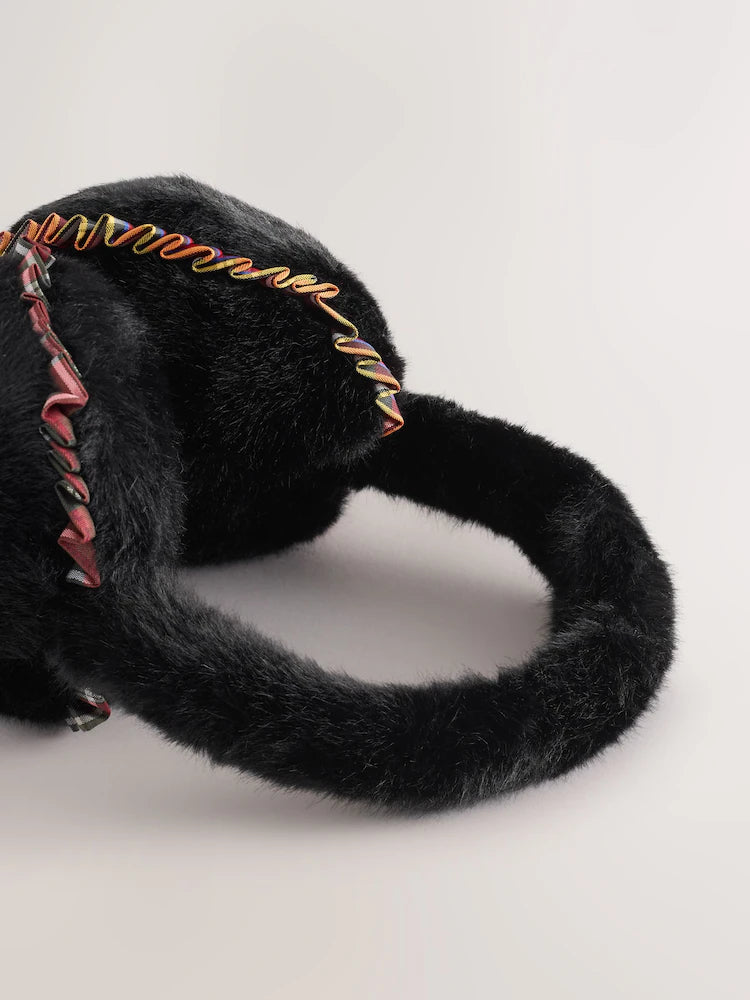 Czarne nauszniki w szkocką kratę