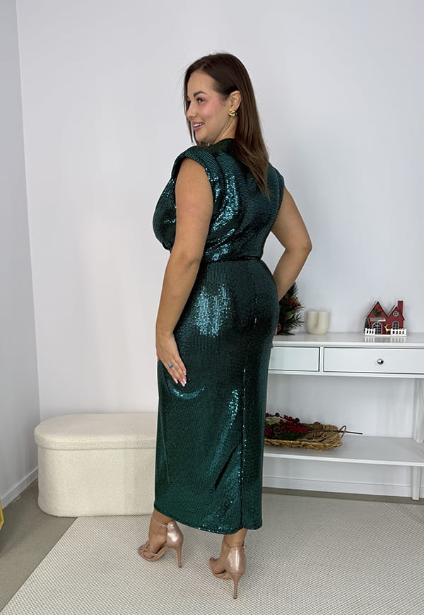 Starlet Elegance – Długa Zielona Suknia z Połyskującymi Cekinami i Podkreśloną Talią