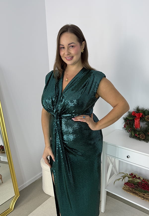 Starlet Elegance – Długa Zielona Suknia z Połyskującymi Cekinami i Podkreśloną Talią