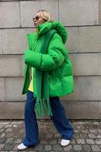 Stylowa damska kurtka puchowa o oversize'owym kroju