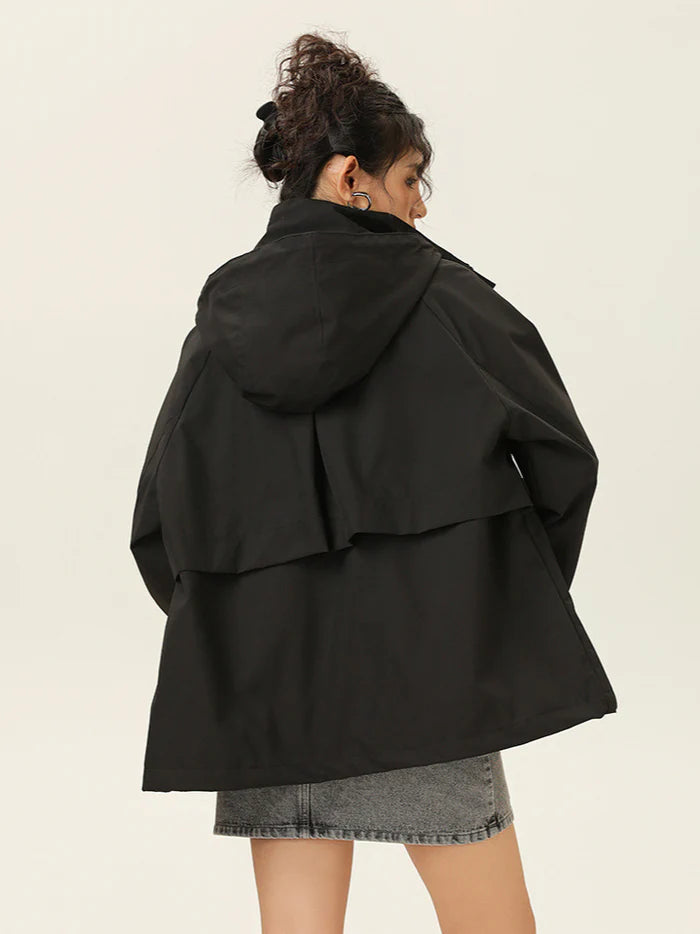 Kurtka uniwersalna z kapturem i oversize'owym krojem