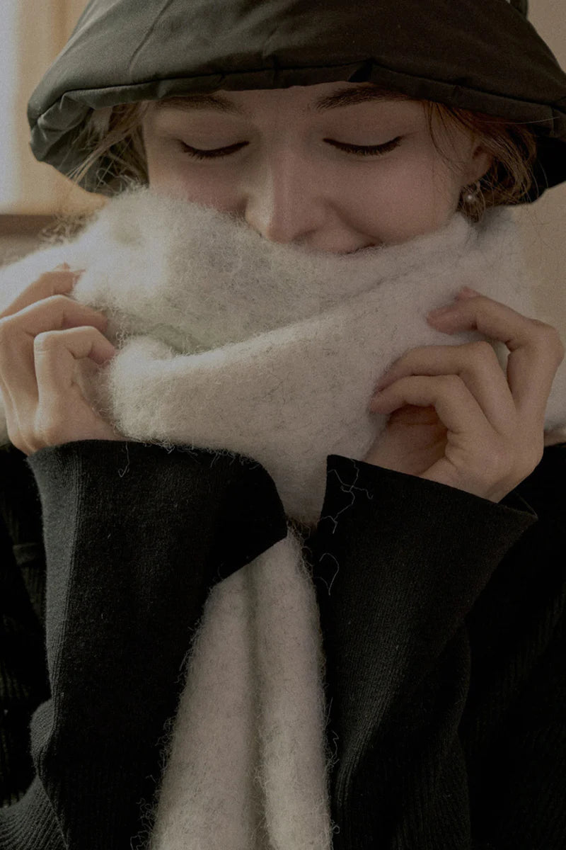 Przytulny, miękki, puszysty szalik